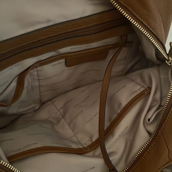 Michael Kors hobo bag purse - Picture 3 of 7